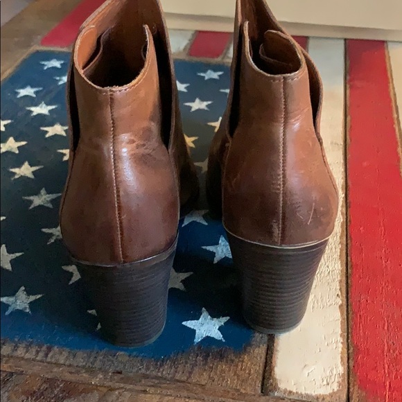 NIB Lucky Brand LK-ESSA Pull on Ankle Bootie - Picture 3 of 5